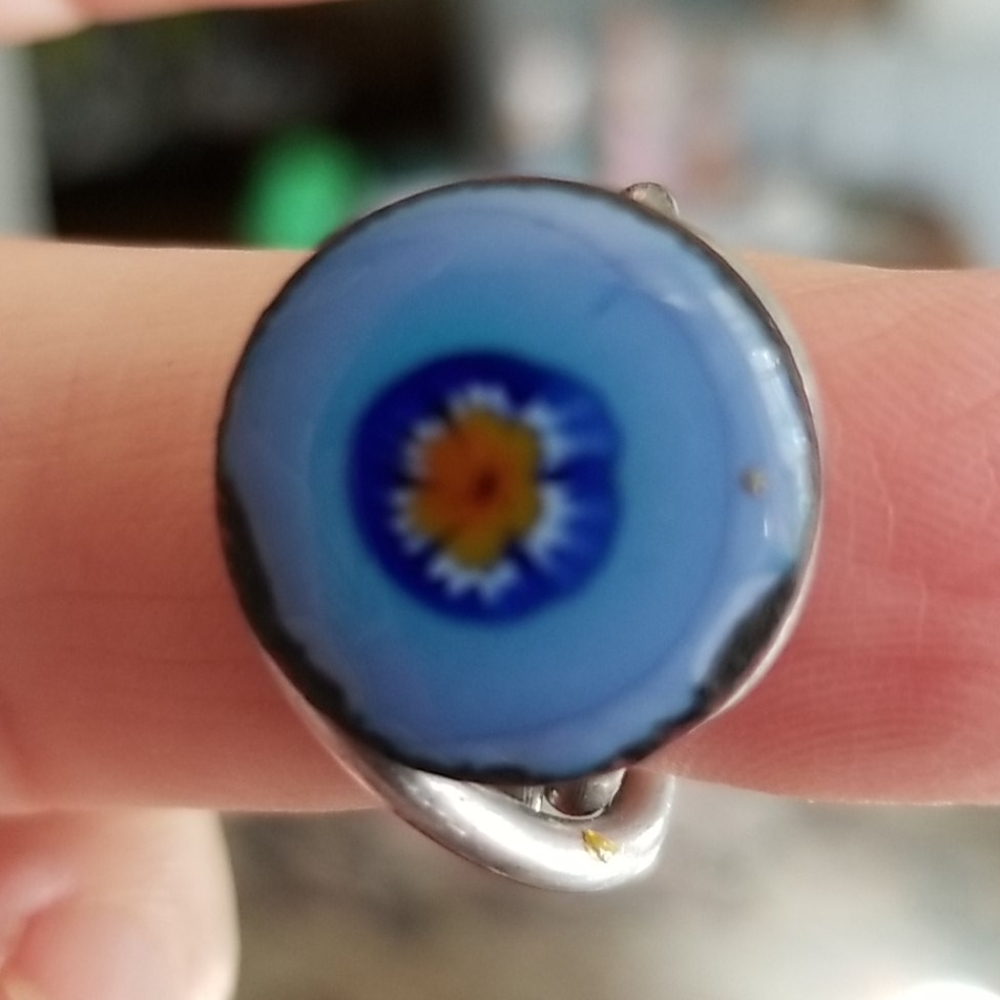 Unique Ring - Picture 6 of 6